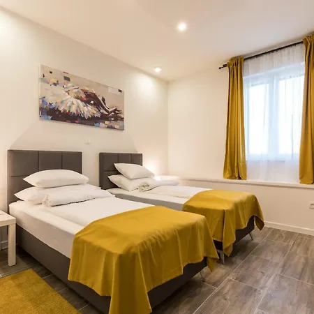 Seabed Rooms2 سبليت